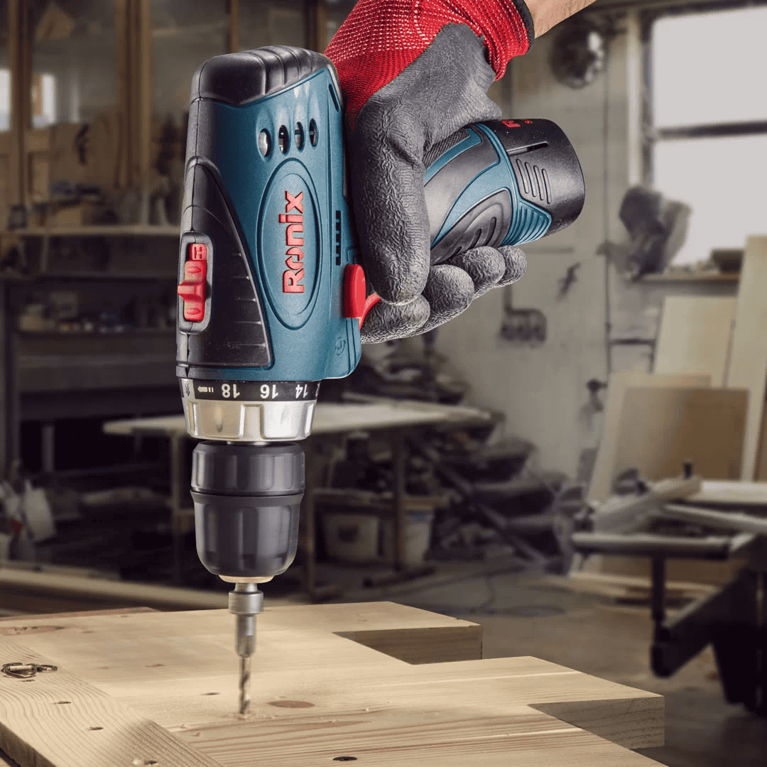 modeling_638184554679683272